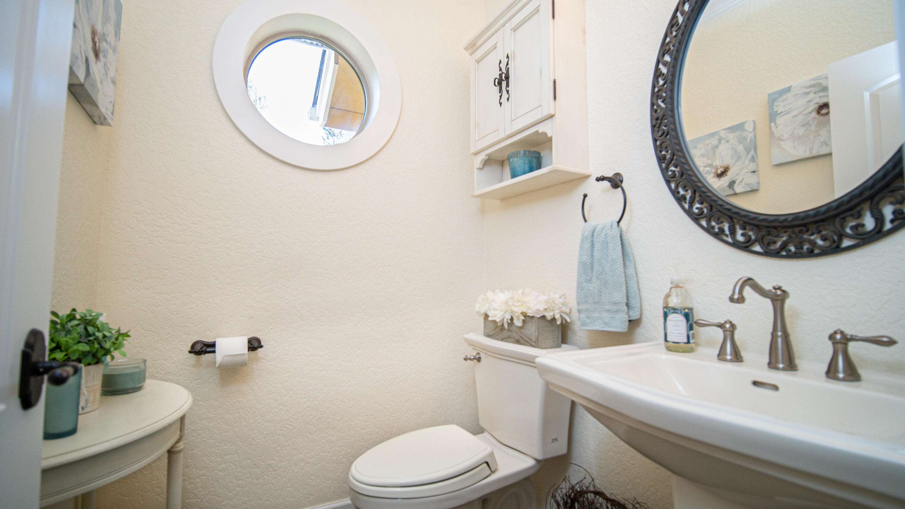 Pinewood Country Est - Residential