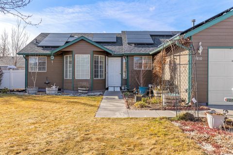 Photo of 4810 Lombard Drive, Klamath Falls, OR 97603 (MLS # 220215342)