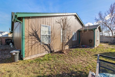 Tiny photo for 4810 Lombard Drive, Klamath Falls, OR 97603 (MLS # 220215342)