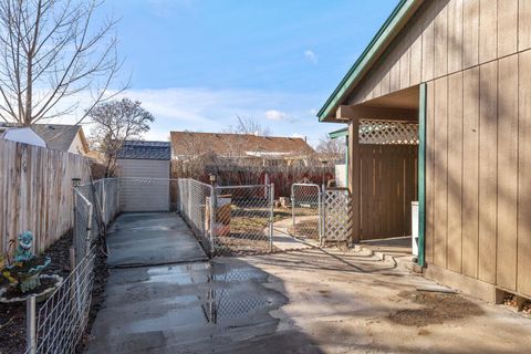 Tiny photo for 4810 Lombard Drive, Klamath Falls, OR 97603 (MLS # 220215342)