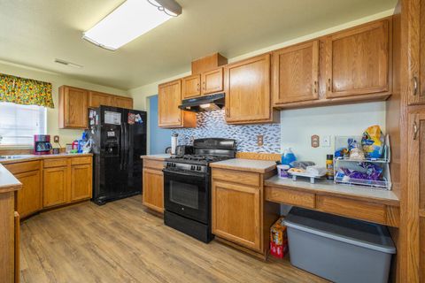 Tiny photo for 4810 Lombard Drive, Klamath Falls, OR 97603 (MLS # 220215342)