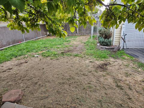 Tiny photo for 2234 Garden Avenue, Klamath Falls, OR 97601 (MLS # 220210908)