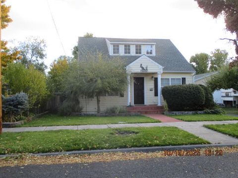 Tiny photo for 2234 Garden Avenue, Klamath Falls, OR 97601 (MLS # 220210908)