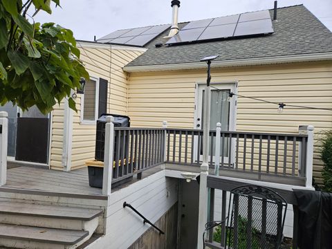 Tiny photo for 2234 Garden Avenue, Klamath Falls, OR 97601 (MLS # 220210908)