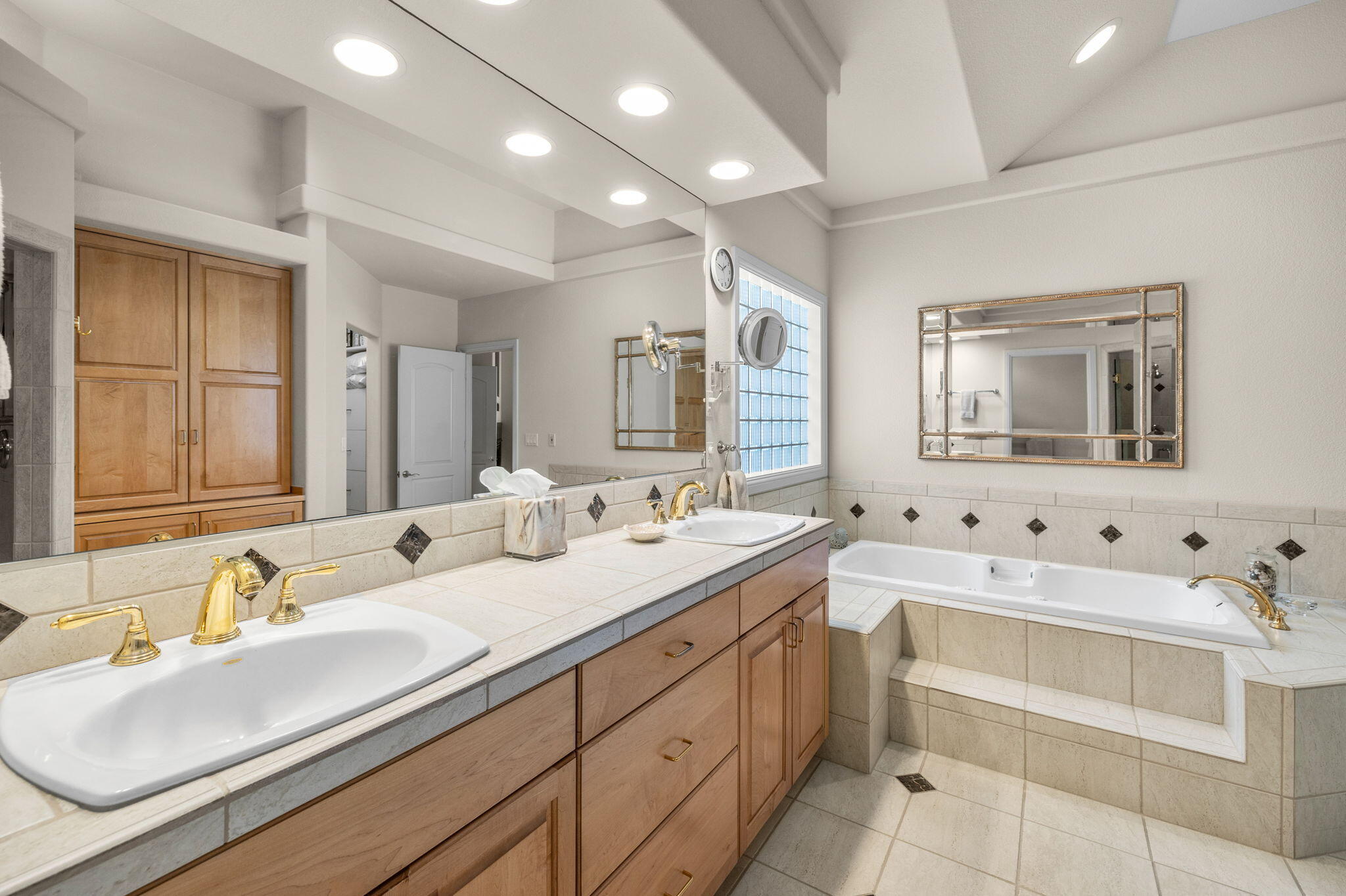 Broken Top - Residential