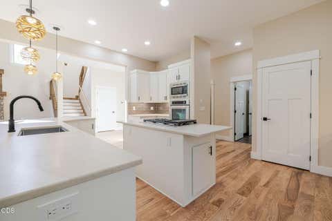 Tiny photo for 3454 NW Bryce Canyon Lane, Bend, OR 97703 (MLS # 220222919)