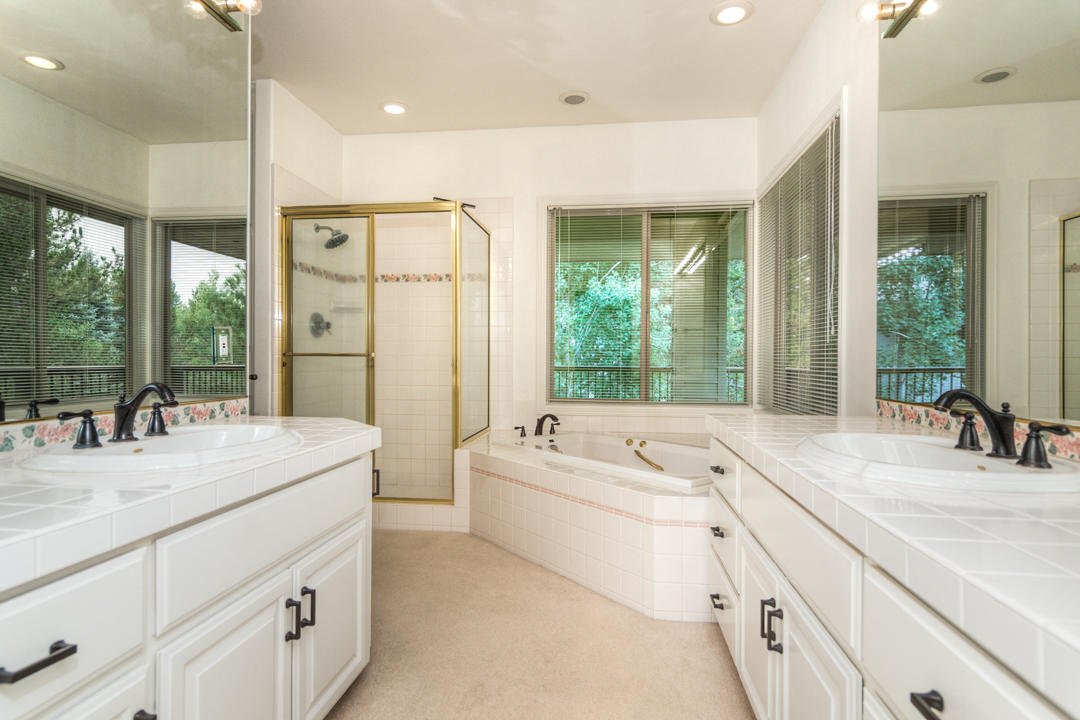 Fairway Point Villag - Residential