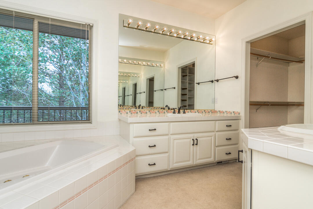 Fairway Point Villag - Residential