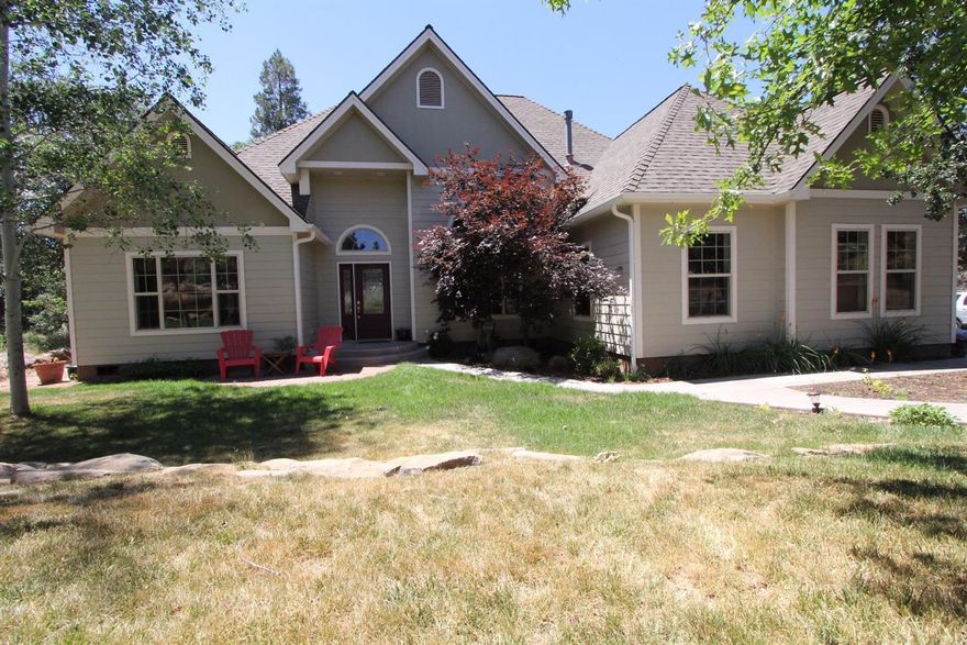 Don Andrews Custom built Single Level, 3 bedroom home at the Running Y Resort, at the end of a Cul de Sac. One of Oregon's Premier Resort Communities on the Eastern Slope of the Cascade Mountains in Southern Oregon. Enjoy all the amenities the Running Y has to offer, 3 Restaurants, Arnold Palmer Championship Golf Course, Indoor Pool and Spa, Tennis and Pickle Ball Courts, 7500 Sf Conference Center,Grocery Store, Espresso and Sandwich Bar, Liquor Store and more. Miles of both Paved and Dirt Trails to get out in the Mountain Air and enjoy the scenery of tall Ponderosa Pines, Mountain Oak, Incense Cedar, and Douglas Fir, making a perfect habitat for an abundance of both Wild and Bird Life for your viewing pleasure!