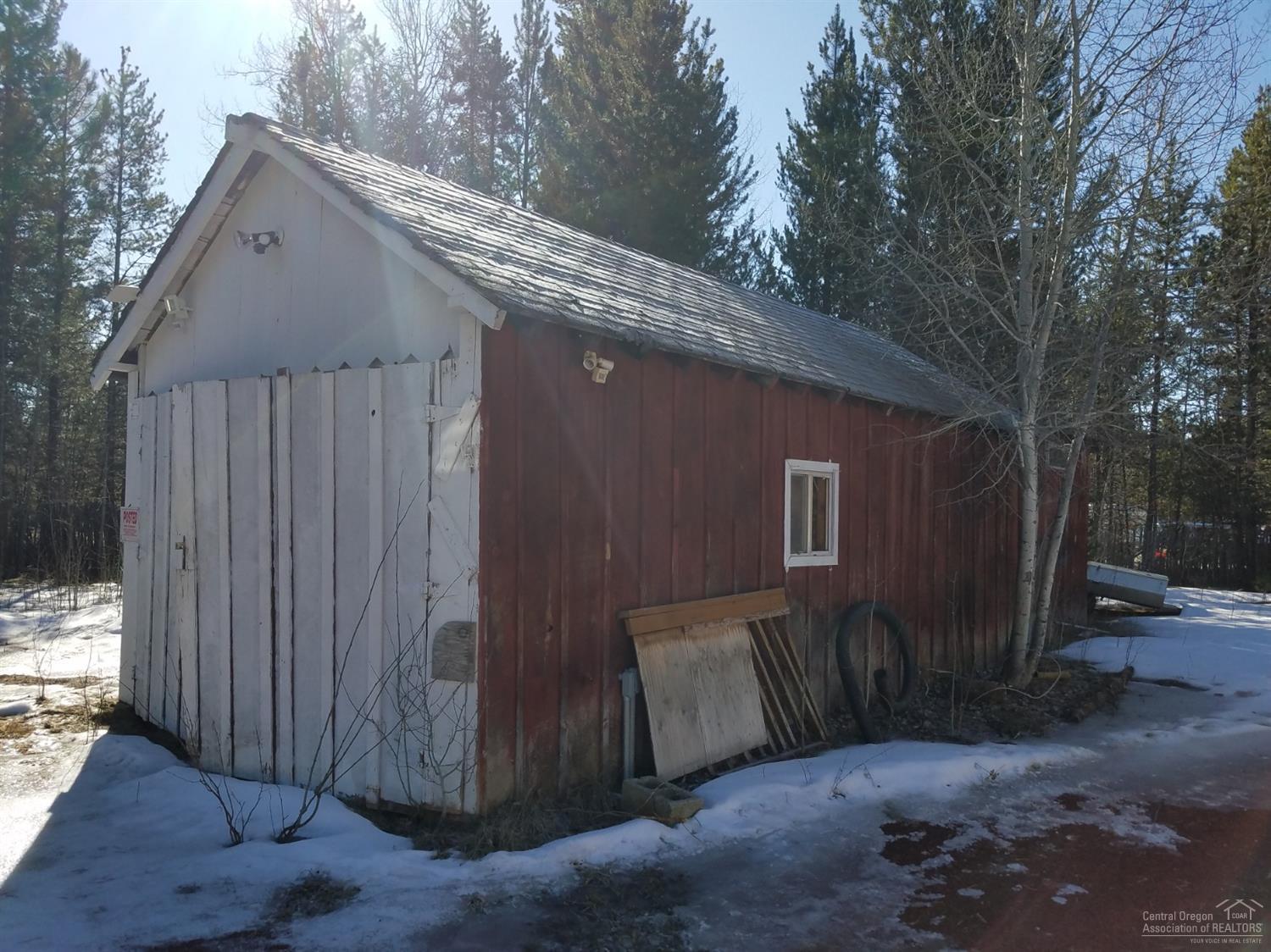 Singing Pines - Residential