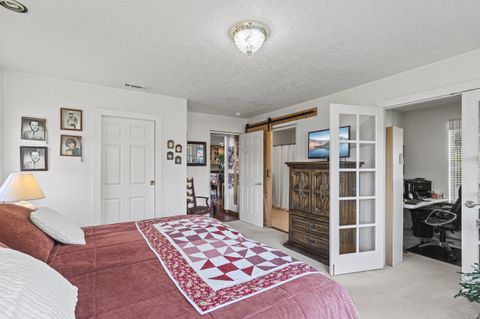 Tiny photo for 889 H Avenue, Powers, OR 97466 (MLS # 220214042)