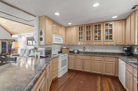 Tiny photo for 889 H Avenue, Powers, OR 97466 (MLS # 220214042)