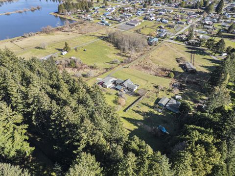 Tiny photo for 889 H Avenue, Powers, OR 97466 (MLS # 220214042)