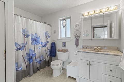 Tiny photo for 889 H Avenue, Powers, OR 97466 (MLS # 220214042)