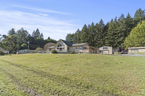Tiny photo for 889 H Avenue, Powers, OR 97466 (MLS # 220214042)
