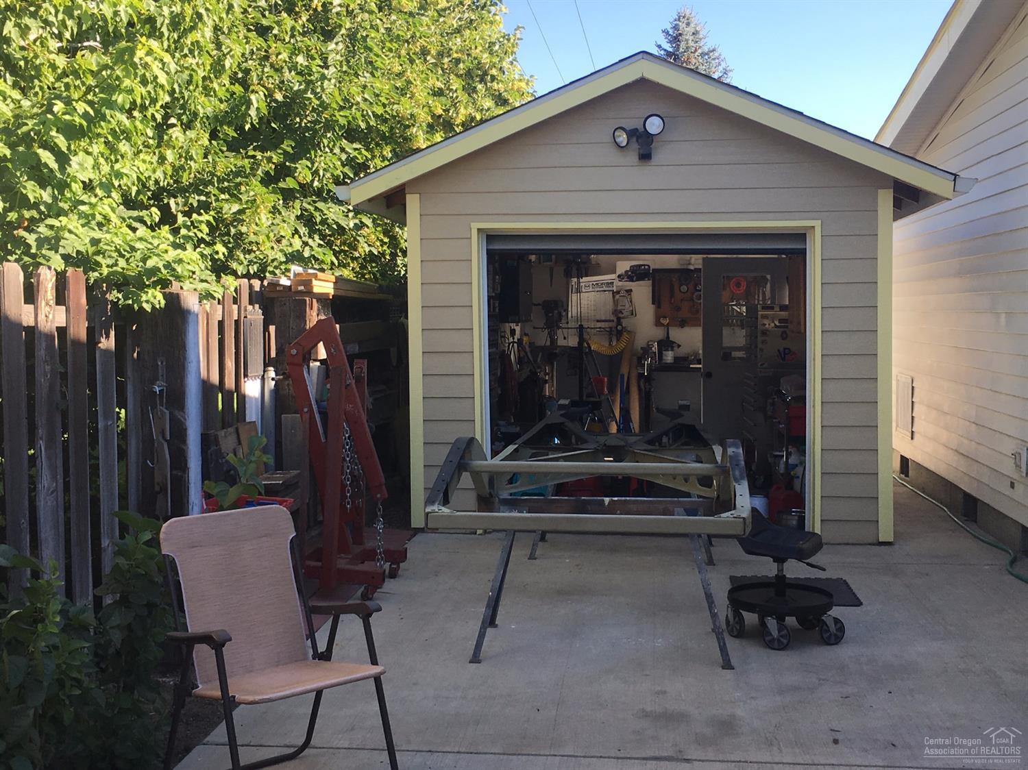 Ni Lah Sha Village - Residential