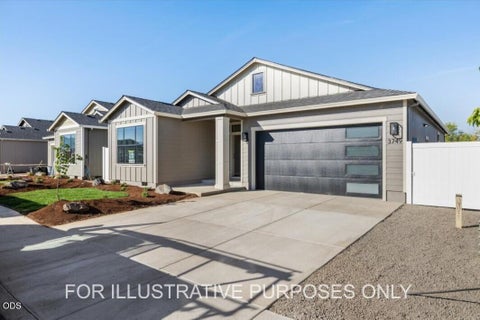 Photo of 7917 Alyce Mae Way, White City, OR 97503 (MLS # 220228789)