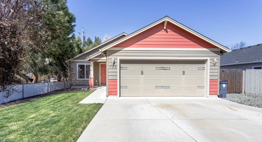 Don't miss this 3-bedroom/2-bath single-story home in SW Medford with so many upgrades! Granite countertops in the kitchen and bathrooms, vaulted ceilings in living room and kitchen, engineered hardwood floors, a modern reclaimed wood accent wall in the living room, and a master bedroom with ensuite bath. Additionally, 2 of the 3 bedrooms are hardwired for internet. Outdoors, you'll find a fully-fenced back yard, sprinklers in the front and back, and RV-parking.  Must see!