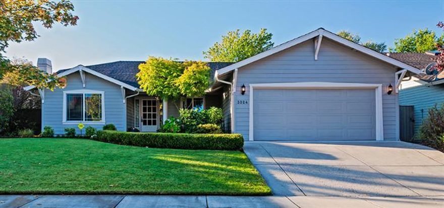 Lovely Mahar built home in desirable E. Medford community. New paint inside & out this beauty is move in ready. Cute front porch, gas fireplace in living room, large master suite, well maintained backyard and covered deck perfect for entertaining. Don't miss out on this one.
