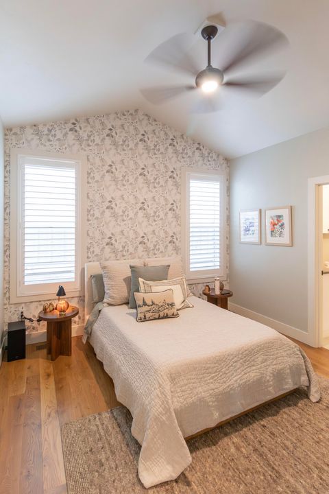 Tiny photo for 2735 NW High Lakes Loop, Bend, OR 97703 (MLS # 220219262)