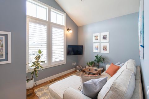 Tiny photo for 2735 NW High Lakes Loop, Bend, OR 97703 (MLS # 220219262)