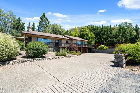 Tiny photo for 1438 NE Sherman Lane, Grants Pass, OR 97526 (MLS # 220222836)