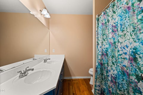Tiny photo for 1438 NE Sherman Lane, Grants Pass, OR 97526 (MLS # 220222836)