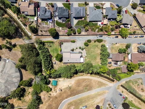 Tiny photo for 1438 NE Sherman Lane, Grants Pass, OR 97526 (MLS # 220222836)