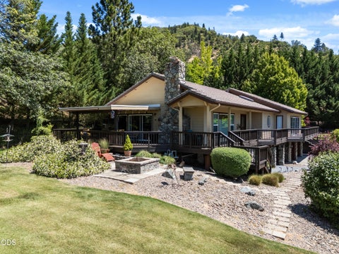 Tiny photo for 1438 NE Sherman Lane, Grants Pass, OR 97526 (MLS # 220222836)