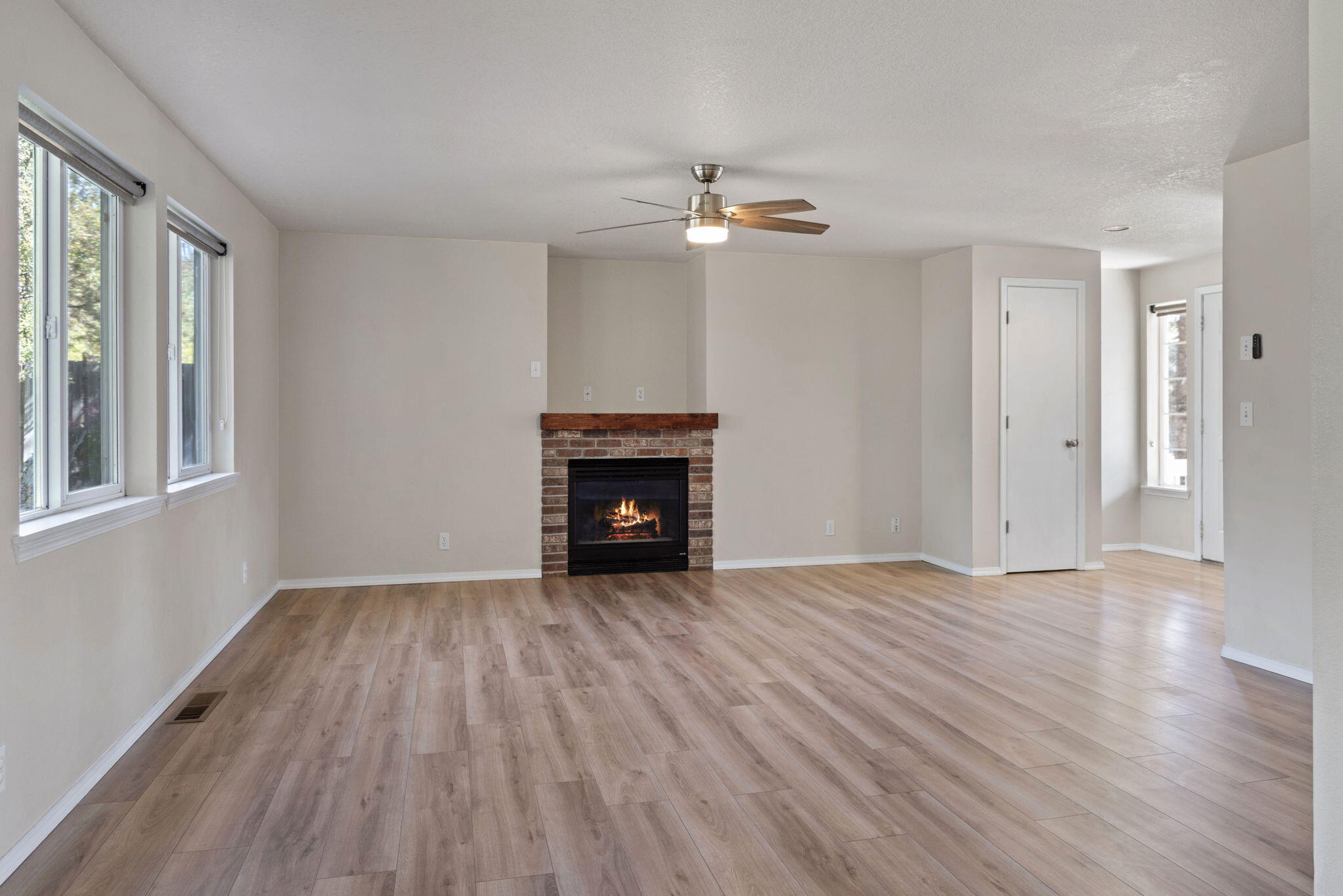 1131 NE Locksley Drive