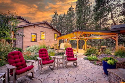 Tiny photo for 1975 NW Harriman Street, Bend, OR 97703 (MLS # 220227348)
