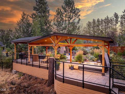 Tiny photo for 1975 NW Harriman Street, Bend, OR 97703 (MLS # 220227348)