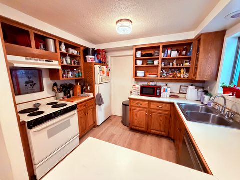 Tiny photo for 465 S 3rd Street, Jacksonville, OR 97530 (MLS # 220213028)