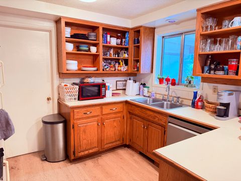 Tiny photo for 465 S 3rd Street, Jacksonville, OR 97530 (MLS # 220213028)