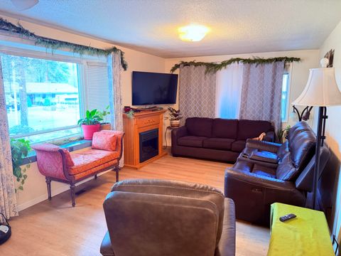 Tiny photo for 465 S 3rd Street, Jacksonville, OR 97530 (MLS # 220213028)