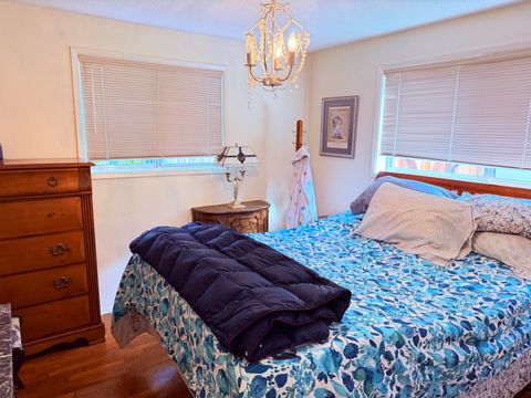 Tiny photo for 465 S 3rd Street, Jacksonville, OR 97530 (MLS # 220213028)