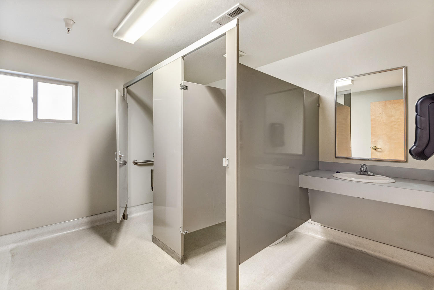 CLAB - Commercial Sale