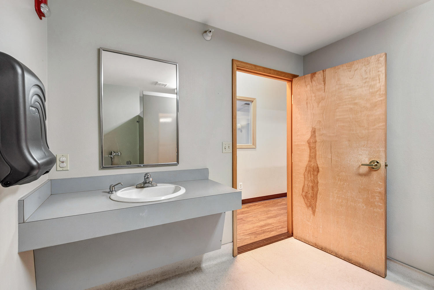 CLAB - Commercial Sale