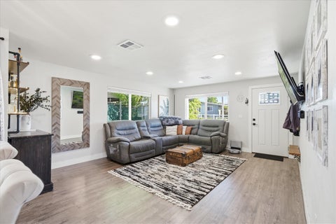 Tiny photo for 675 Berrydale Avenue, Medford, OR 97501 (MLS # 220223896)
