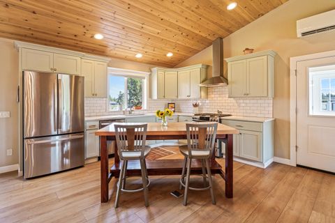Tiny photo for 24855 Deer Lane, Bend, OR 97701 (MLS # 220223119)