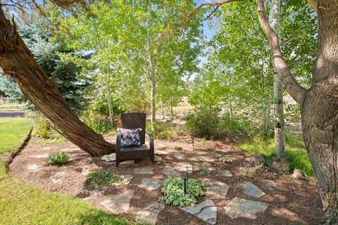 Tiny photo for 24855 Deer Lane, Bend, OR 97701 (MLS # 220223119)