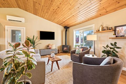 Tiny photo for 24855 Deer Lane, Bend, OR 97701 (MLS # 220223119)