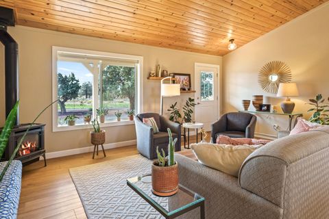 Tiny photo for 24855 Deer Lane, Bend, OR 97701 (MLS # 220223119)