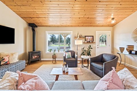 Tiny photo for 24855 Deer Lane, Bend, OR 97701 (MLS # 220223119)