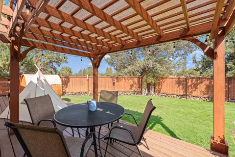 Tiny photo for 24855 Deer Lane, Bend, OR 97701 (MLS # 220223119)