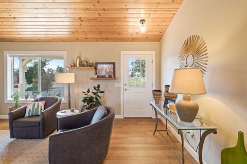 Tiny photo for 24855 Deer Lane, Bend, OR 97701 (MLS # 220223119)