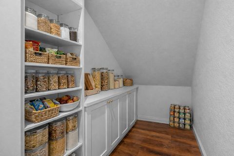 Tiny photo for 2300 Condor Drive, Redmond, OR 97756 (MLS # 220217838)