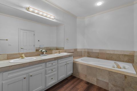 Tiny photo for 2300 Condor Drive, Redmond, OR 97756 (MLS # 220217838)