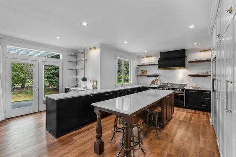 Tiny photo for 2300 Condor Drive, Redmond, OR 97756 (MLS # 220217838)