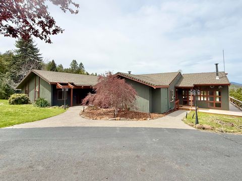 Tiny photo for 1662 Cove Point Road, Klamath Falls, OR 97601 (MLS # 220219598)